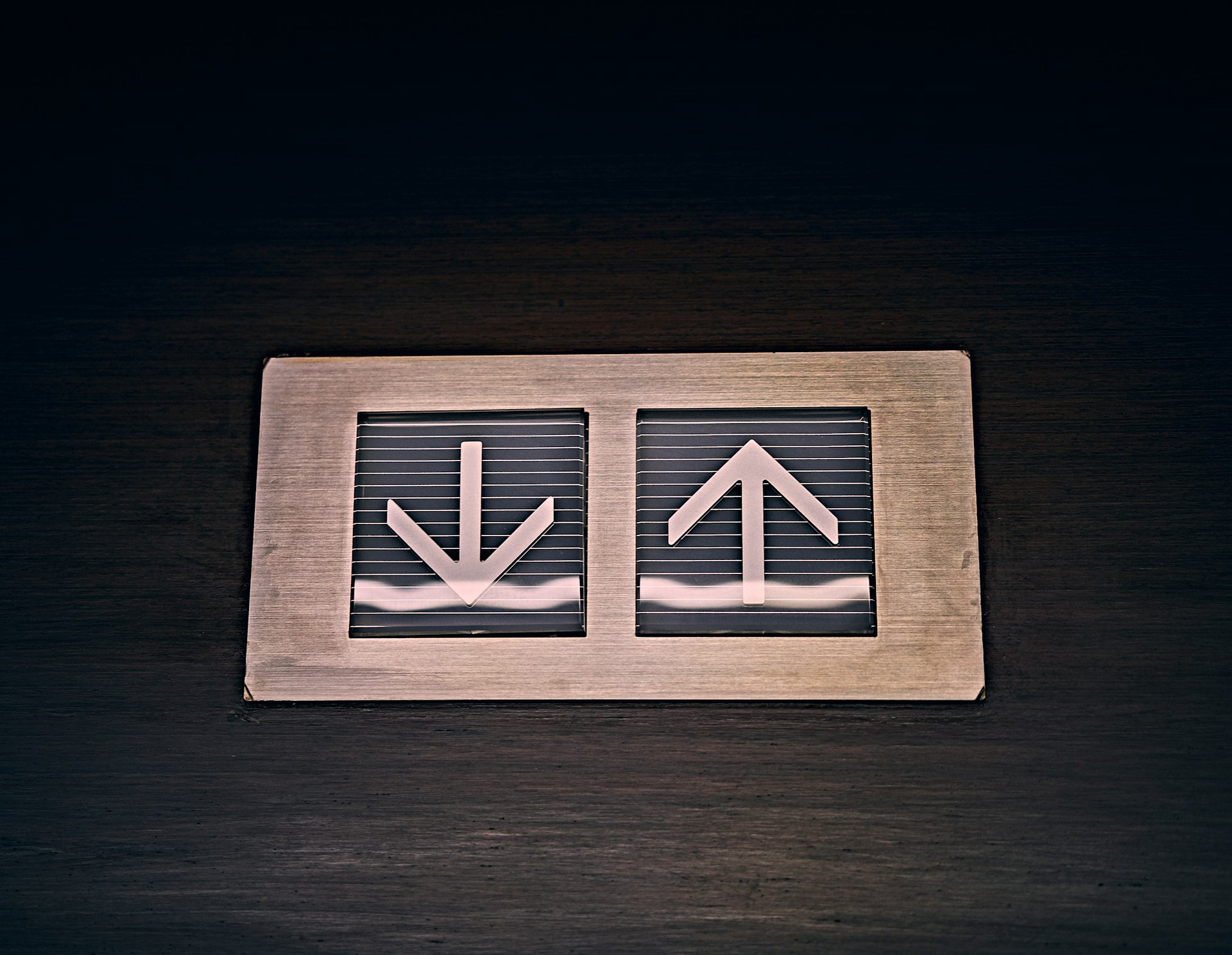 „Bitcoin 85%“ žlugimo era dabar baigėsi, sako Cathie Wood