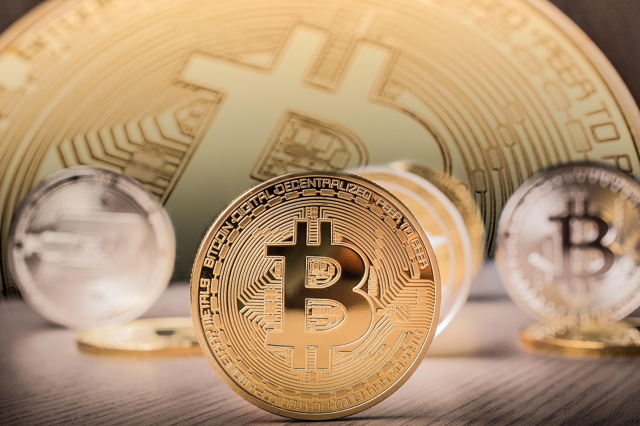 JAV smogė Iranui naujais išpuoliais, ekspertas sako, kad gaukite pinigus iš Bitcoin dabar!